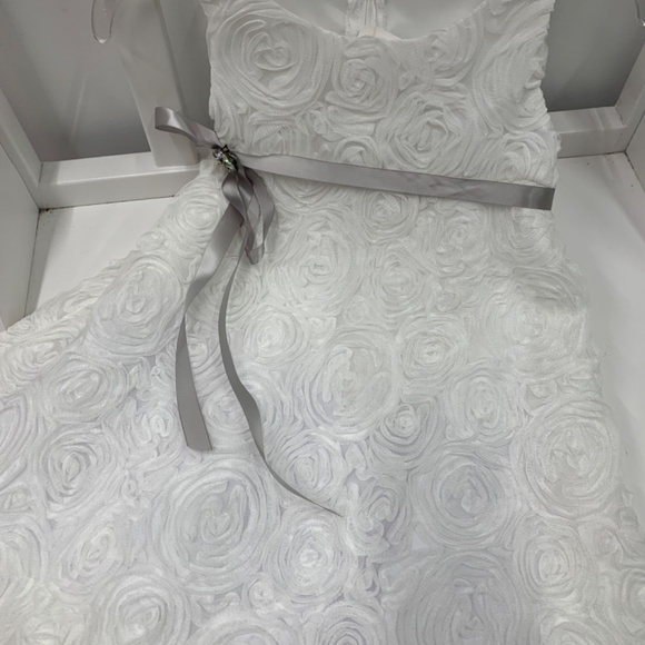 Dress - Picture 5 of 6